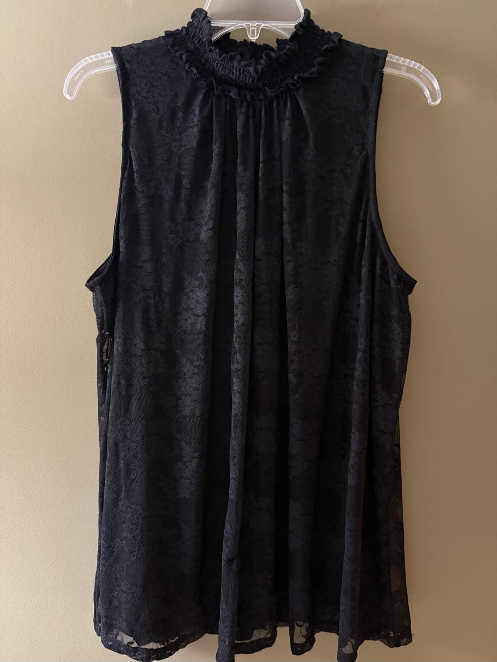 NWT Torrid Lace Mock Neck Floral Sleeveless Size 1X (14-16)